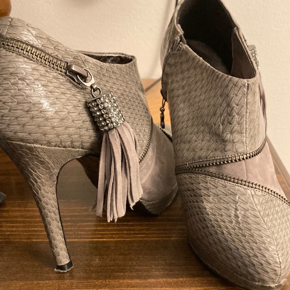 Bourne - Size 6 - Leather and suede